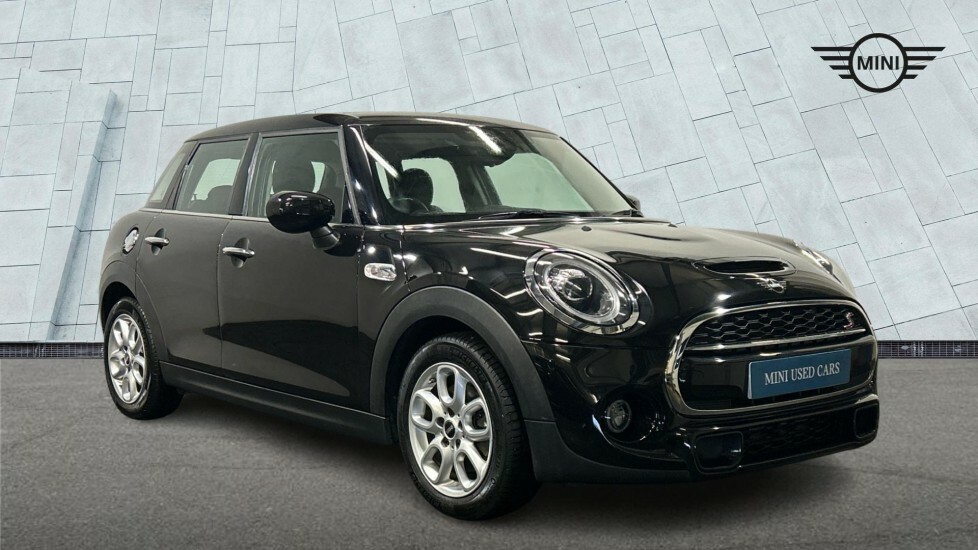 Mini Hatch 5-Door Cooper S Classic Black