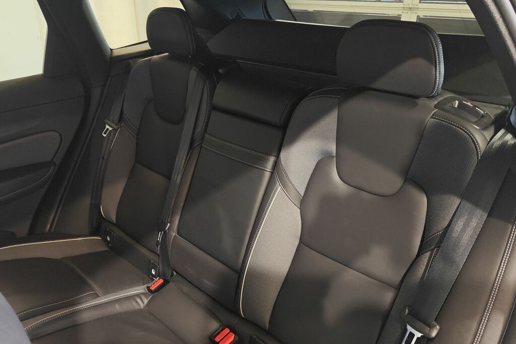 Volvo XC60 2.0 D4 Momentum Geartronic Grey #17