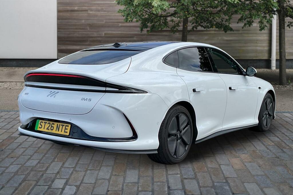MG IM5 75Kwh Standard Range Saloon ST26NTE White #2