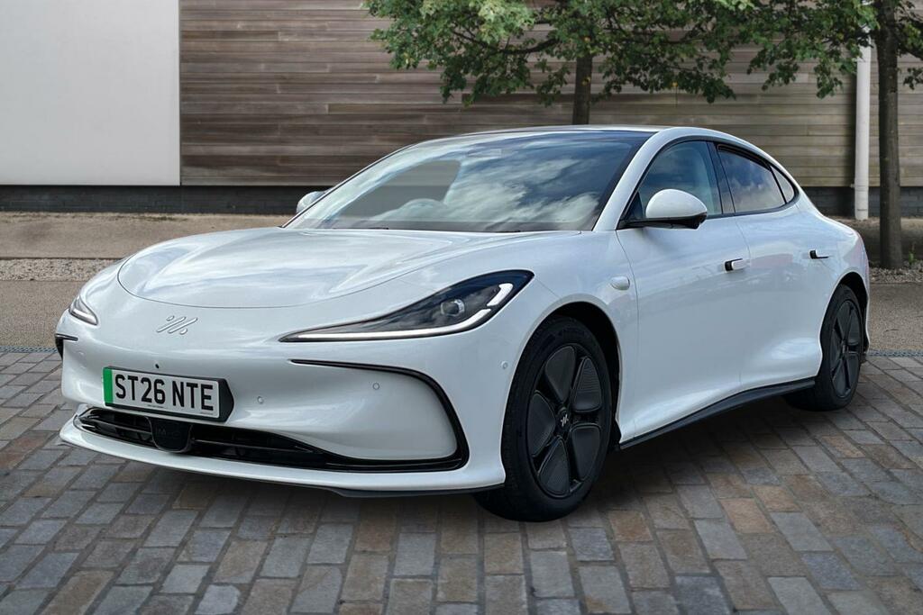 MG IM5 75Kwh Standard Range Saloon ST26NTE White #3