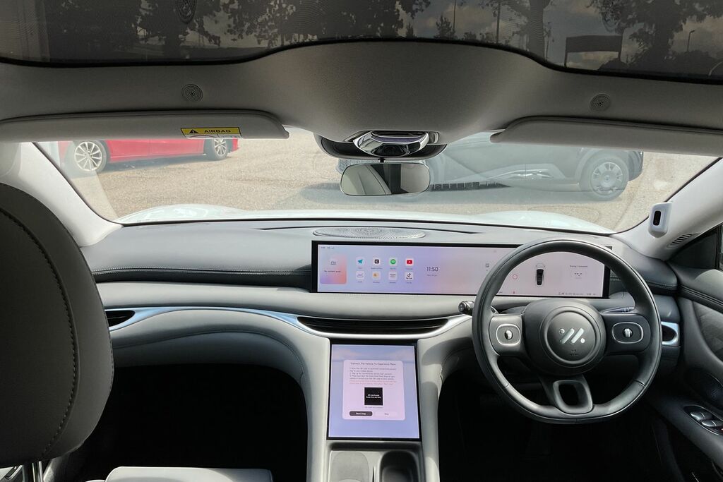 MG IM5 75Kwh Standard Range Saloon ST26NTE White #5