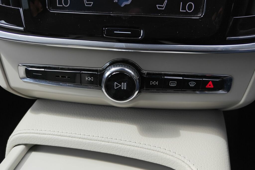 Volvo V90 2.0H T8 Twin Engine 10.4Kwh R-design Pro Estate #14