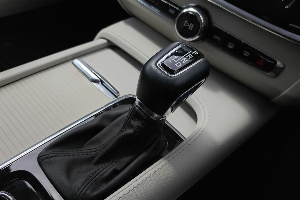 Volvo V90 2.0H T8 Twin Engine 10.4Kwh R-design Pro Estate #13