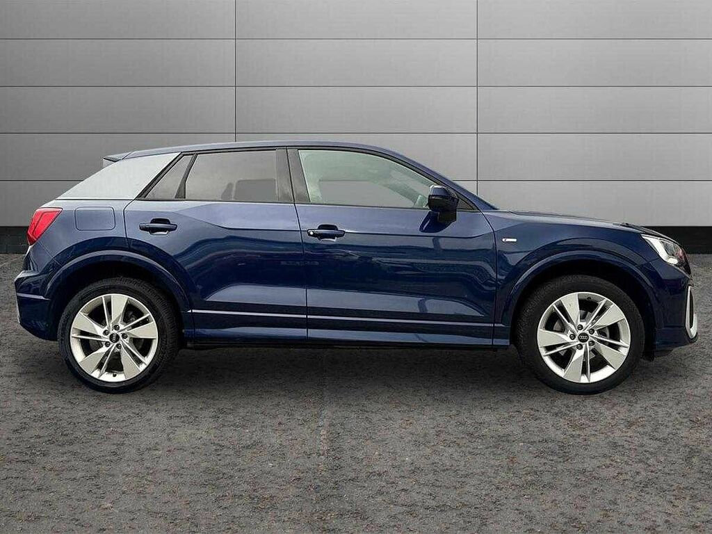 Audi Q2 S Line 35 Tfsi 150 Ps 6-Speed Blue #4