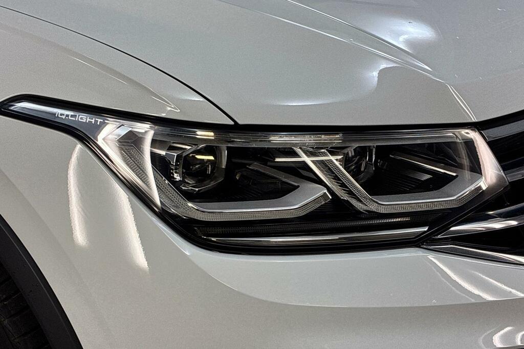 Volkswagen Tiguan R-line Black #18