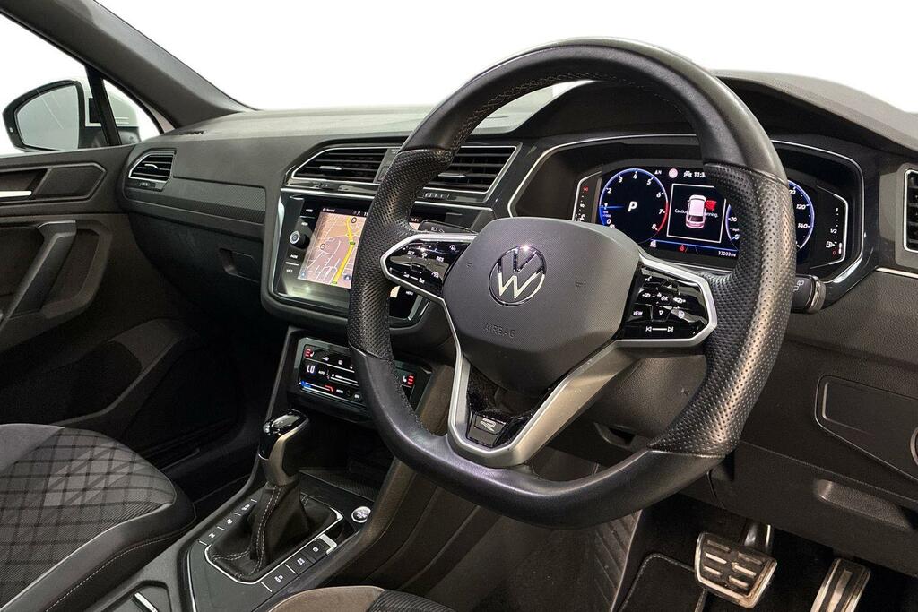 Volkswagen Tiguan R-line Black #6