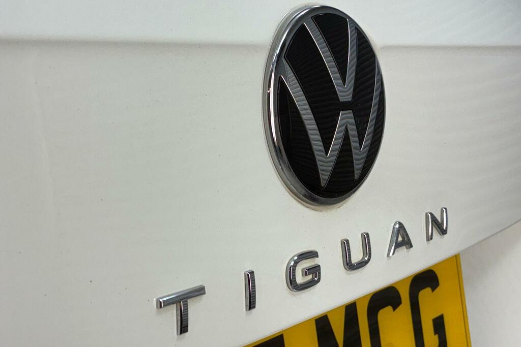 Volkswagen Tiguan R-line Black #20