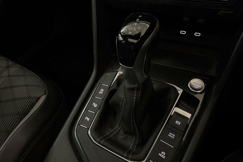 Volkswagen Tiguan R-line Black #24