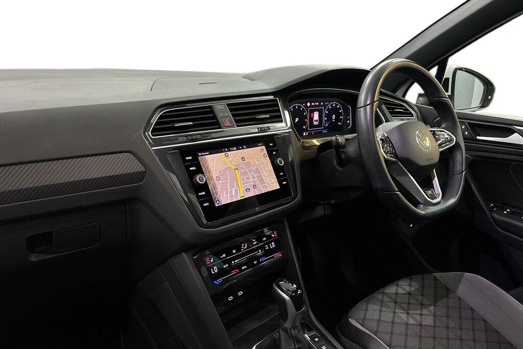 Volkswagen Tiguan R-line Black #2