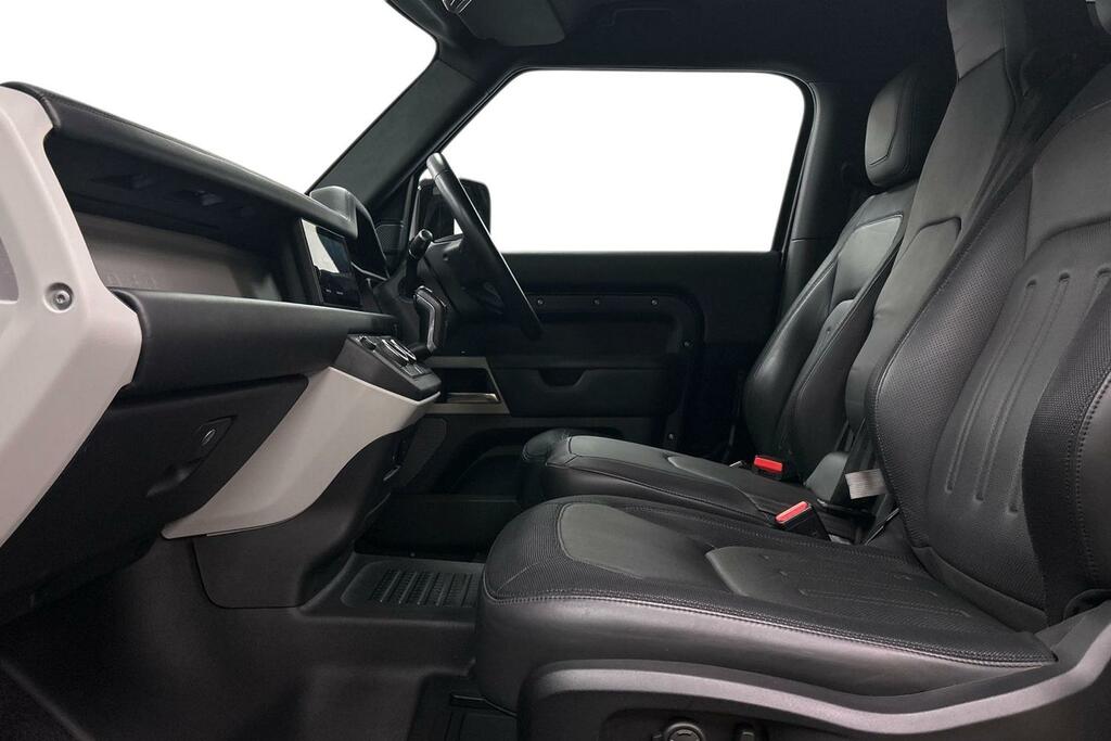 Land Rover Defender 90 D250 X-dynamic Hse Black #3