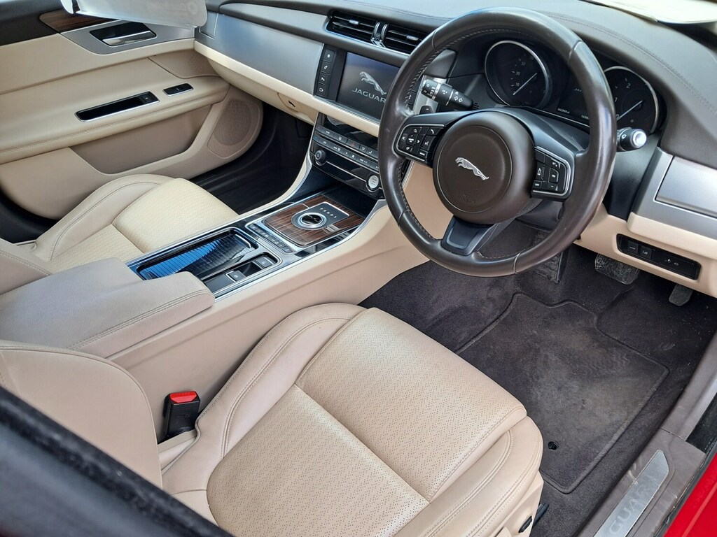 Jaguar XF 2.0D 180 Prestige Red #5