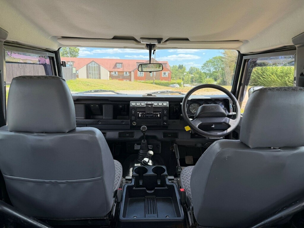 Land Rover Defender 90 2.5 Td5 County Station Wagon 6 Seats  #13