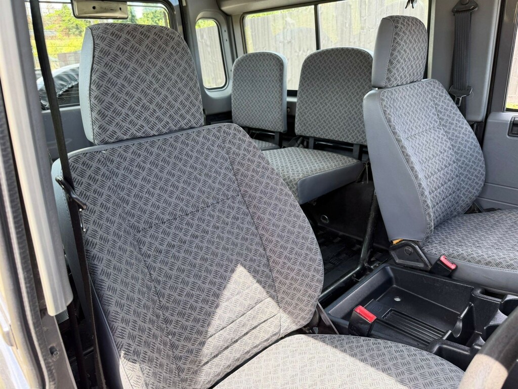 Land Rover Defender 90 2.5 Td5 County Station Wagon 6 Seats  #14