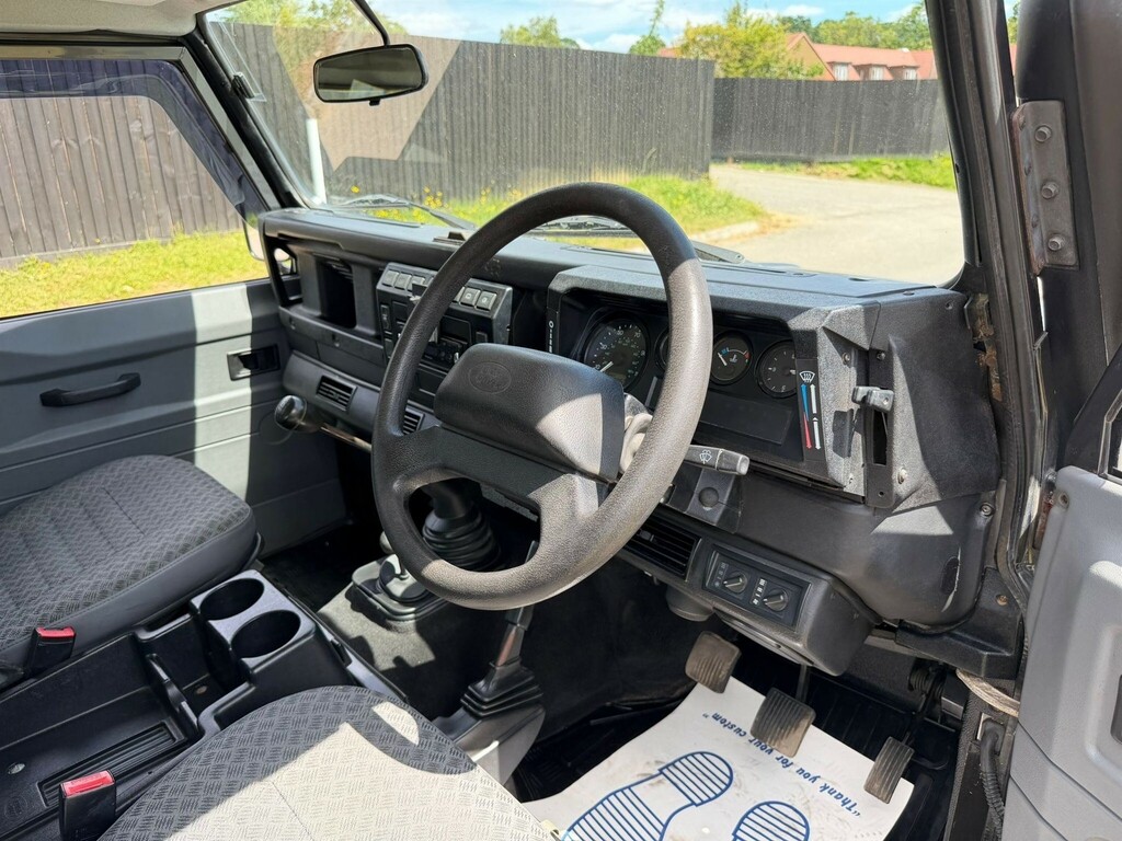 Land Rover Defender 90 2.5 Td5 County Station Wagon 6 Seats  #9