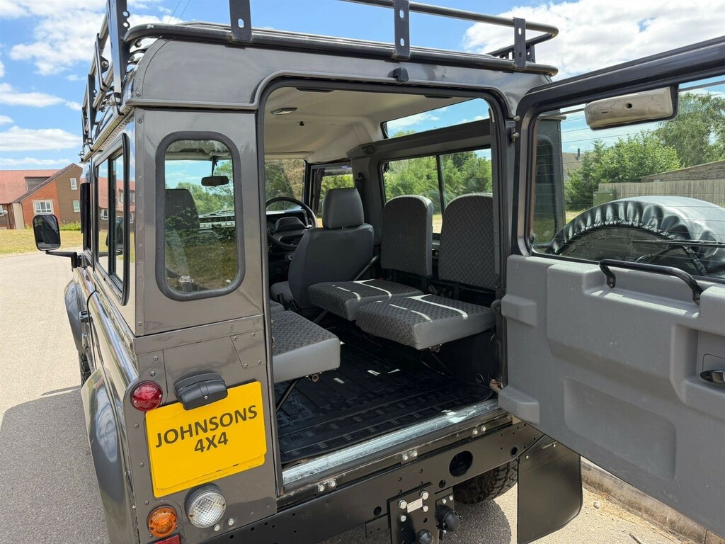 Land Rover Defender 90 2.5 Td5 County Station Wagon 6 Seats  #19