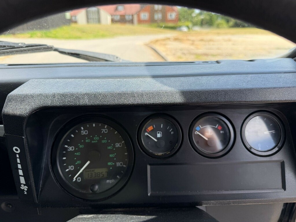Land Rover Defender 90 2.5 Td5 County Station Wagon 6 Seats  #38