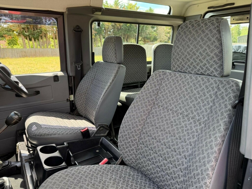 Land Rover Defender 90 2.5 Td5 County Station Wagon 6 Seats  #39