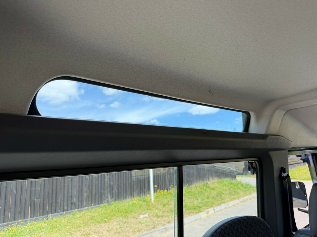 Land Rover Defender 90 2.5 Td5 County Station Wagon 6 Seats  #34