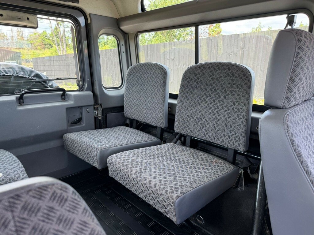 Land Rover Defender 90 2.5 Td5 County Station Wagon 6 Seats  #20