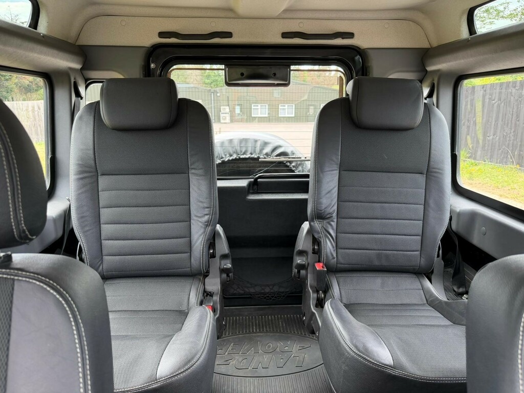 Land Rover Defender 90 2.4 90 County Hard Top 122 Bhp Grey #25