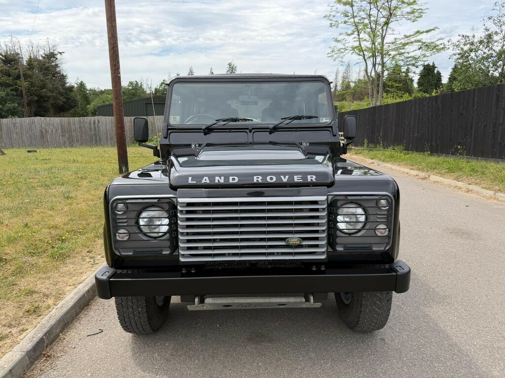 Land Rover Defender 90 Suv Black #3