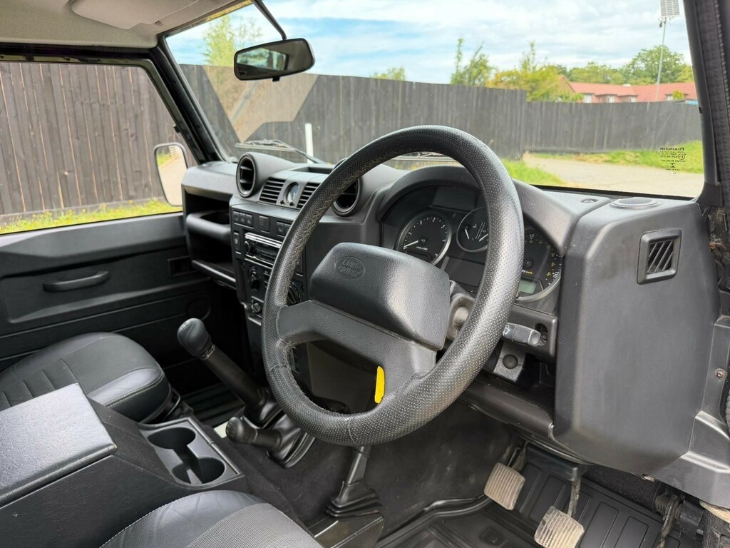 Land Rover Defender 90 2.4 90 County Hard Top 122 Bhp Grey #17