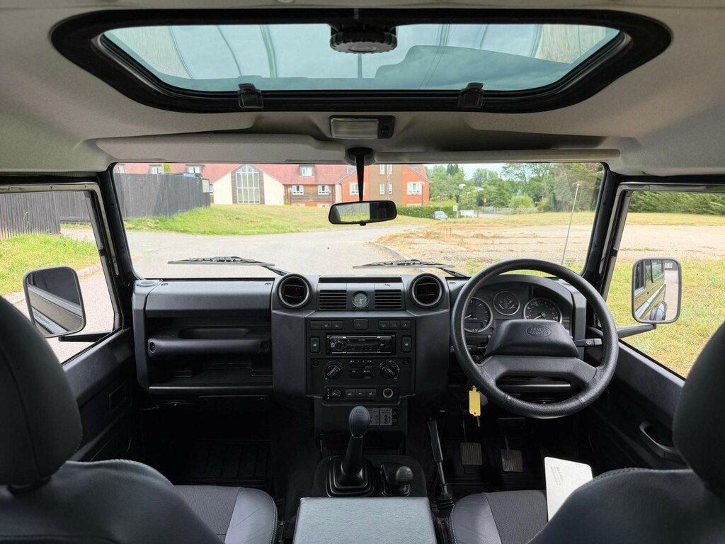 Land Rover Defender 90 2.4 90 County Hard Top 122 Bhp Grey #37