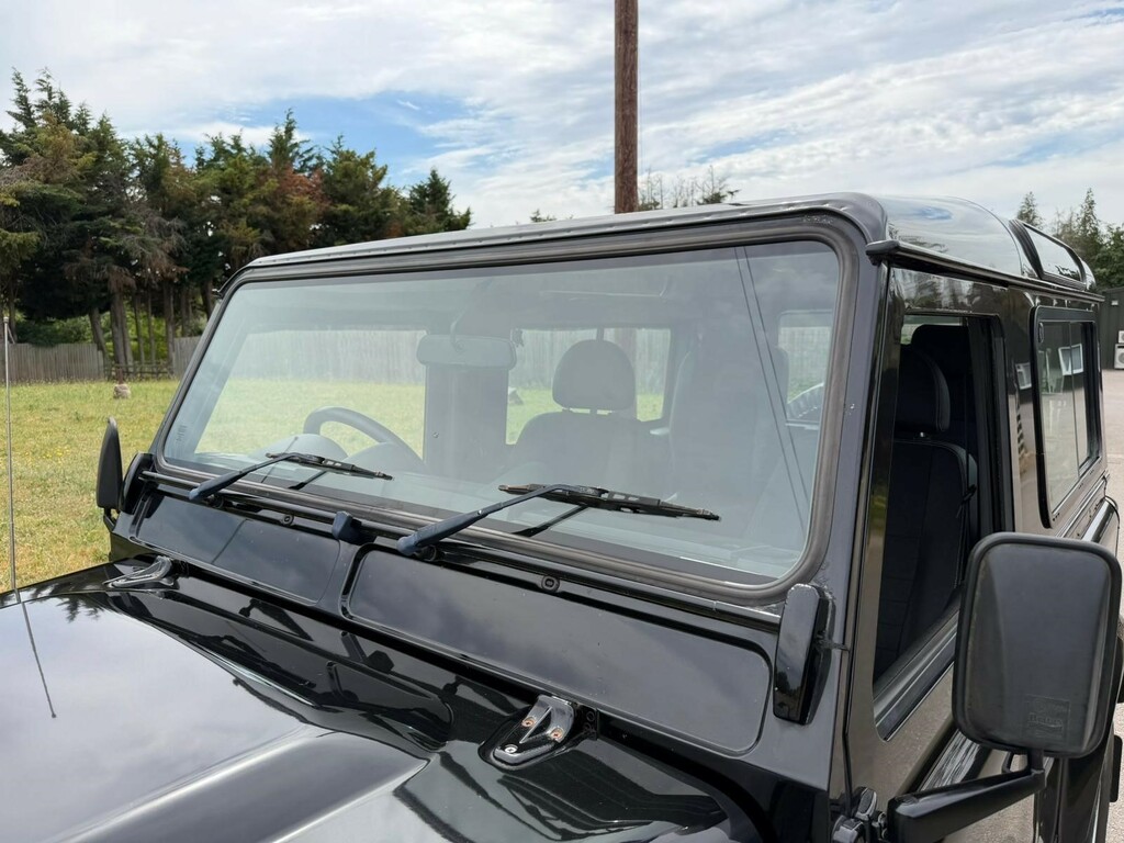 Land Rover Defender 90 2.4 90 County Hard Top 122 Bhp Grey #38