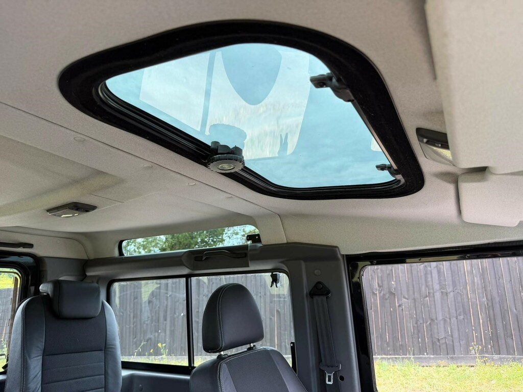 Land Rover Defender 90 2.4 90 County Hard Top 122 Bhp Grey #28