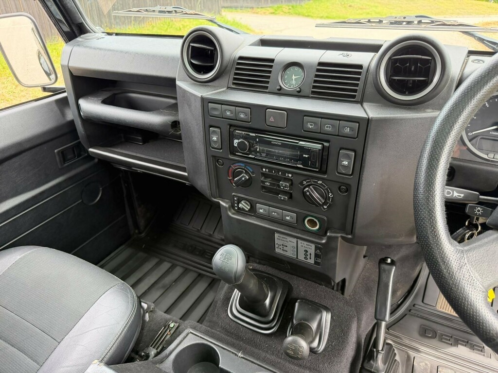 Land Rover Defender 90 2.4 90 County Hard Top 122 Bhp Grey #14