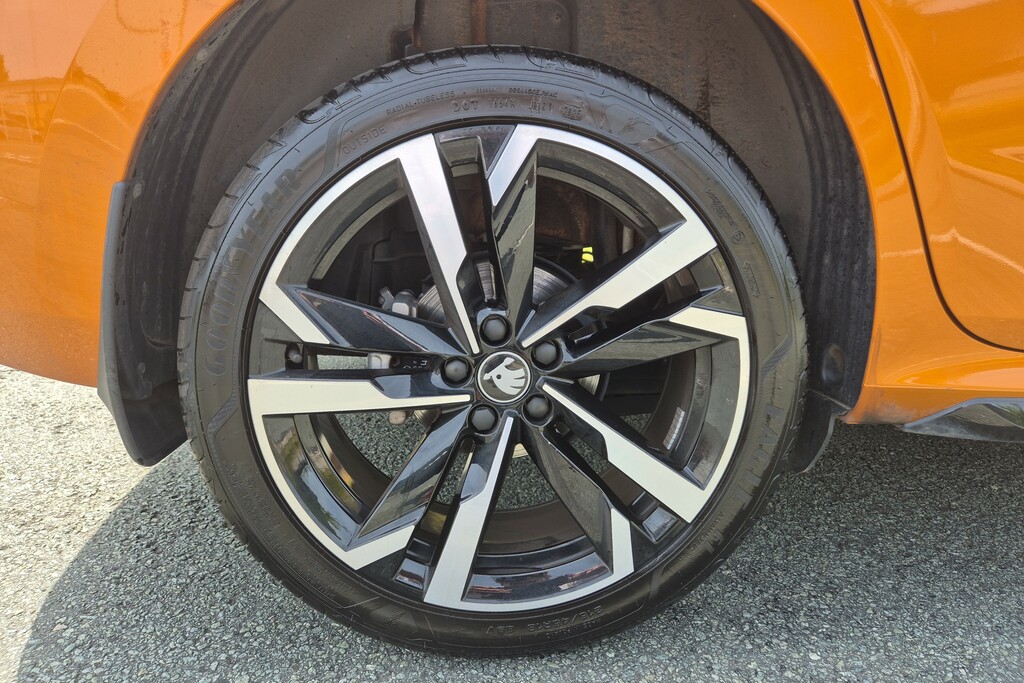Skoda Kamiq 1.0 Tsi Monte Carlo Edition Dsg DS75NYC Orange #5
