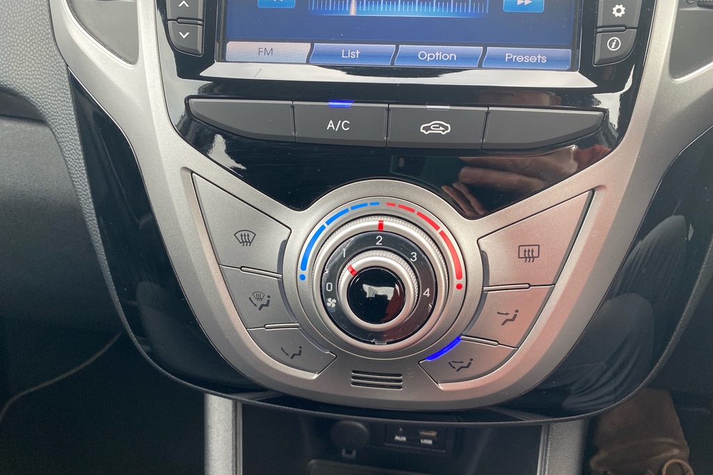 Hyundai Ix20 1.4 Blue Drive Se Euro 6 Ss  #38