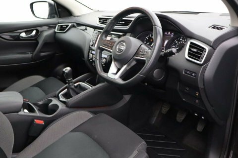 Nissan Qashqai 1.3 Qashqai N-connecta LS69LWT Black #2