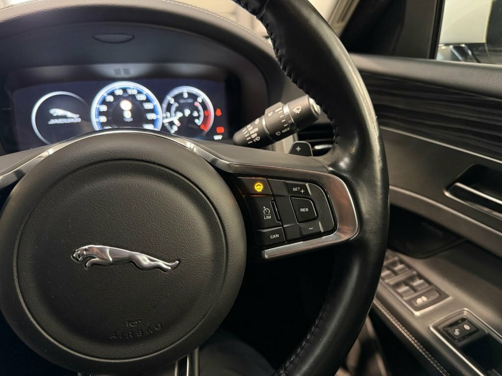 Jaguar XF 3.0L D V6 S Red Black Leather Panoramic Roof White #40