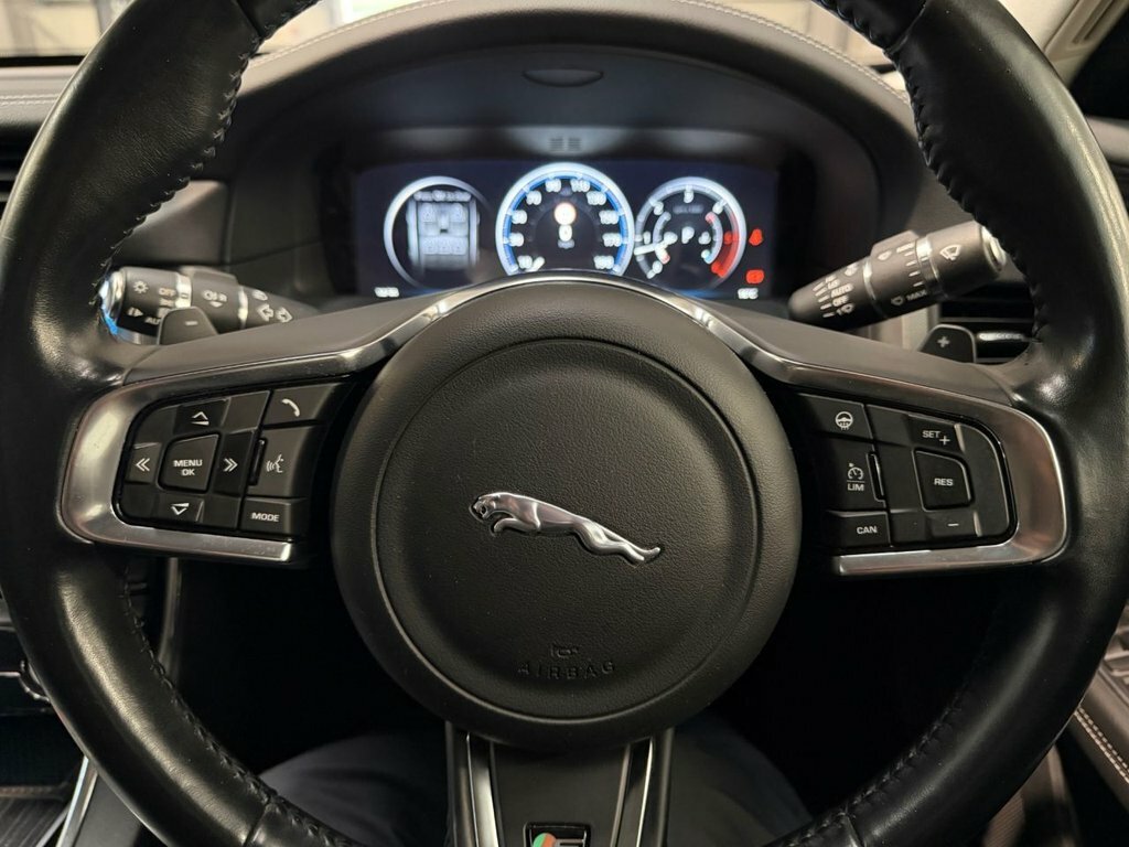Jaguar XF 3.0L D V6 S Red Black Leather Panoramic Roof White #38