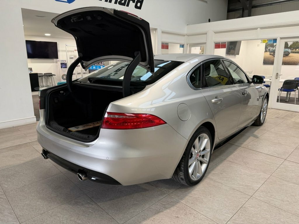 Jaguar XF 3.0L D V6 S Red Black Leather Panoramic Roof White #31