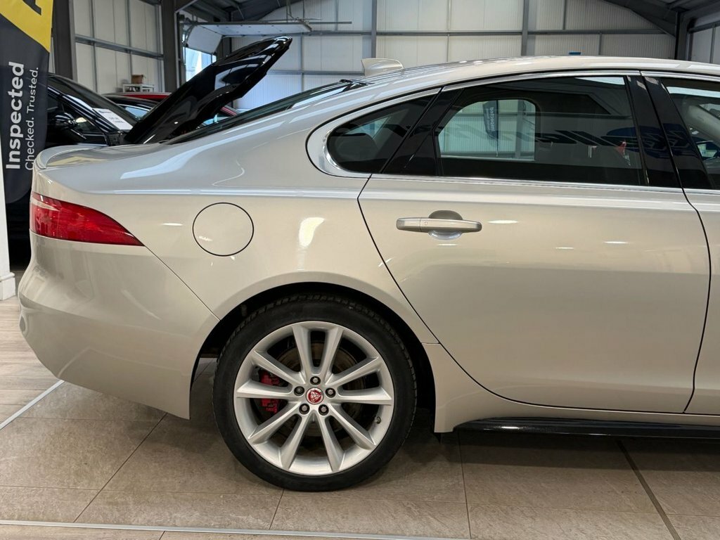 Jaguar XF 3.0L D V6 S Red Black Leather Panoramic Roof White #17