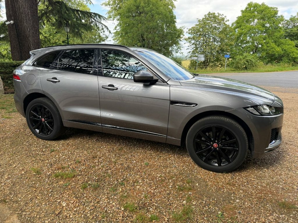 Jaguar F-Pace 2L Chequered Flag Grey