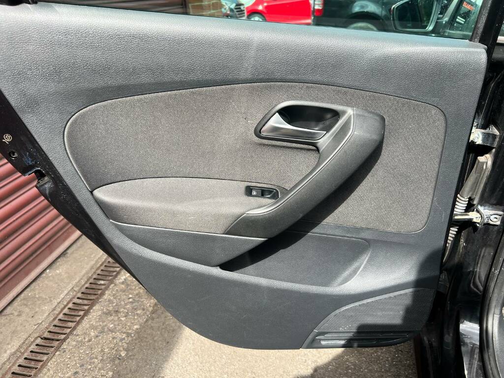 Volkswagen Polo 1.2 60 Match Silver #11