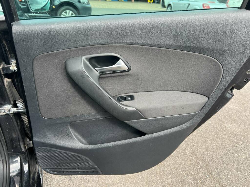 Volkswagen Polo 1.2 60 Match Silver #13