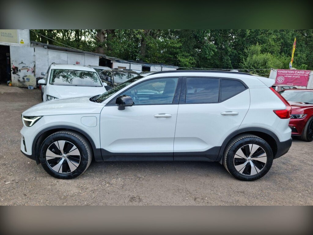 Volvo XC40 1.5H T4 Recharge 10.7Kwh Plus Euro 6 Ss KN73NWY White #3