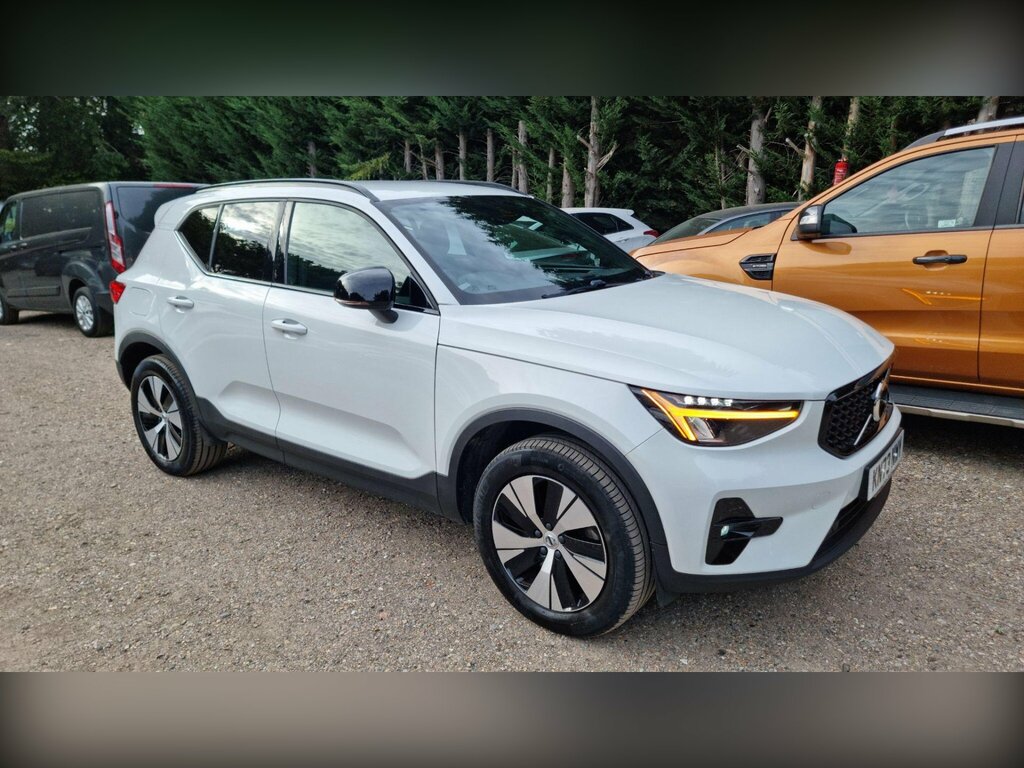 Volvo XC40 1.5H T4 Recharge 10.7Kwh Plus Euro 6 Ss White