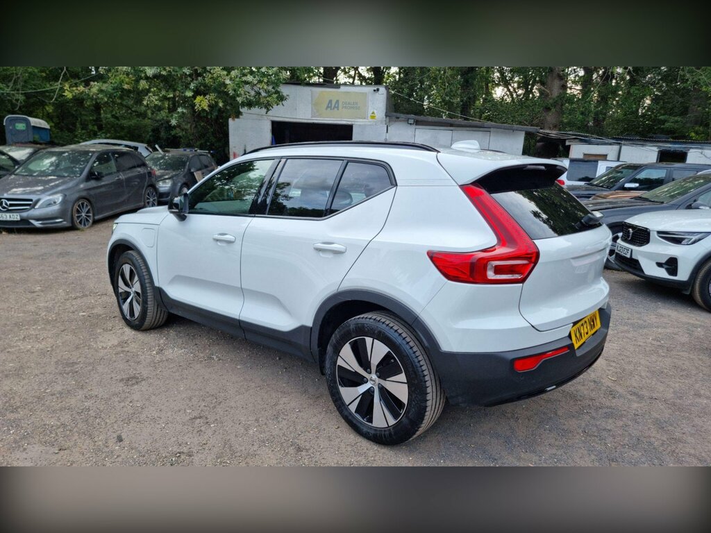 Volvo XC40 1.5H T4 Recharge 10.7Kwh Plus Euro 6 Ss KN73NWY White #4