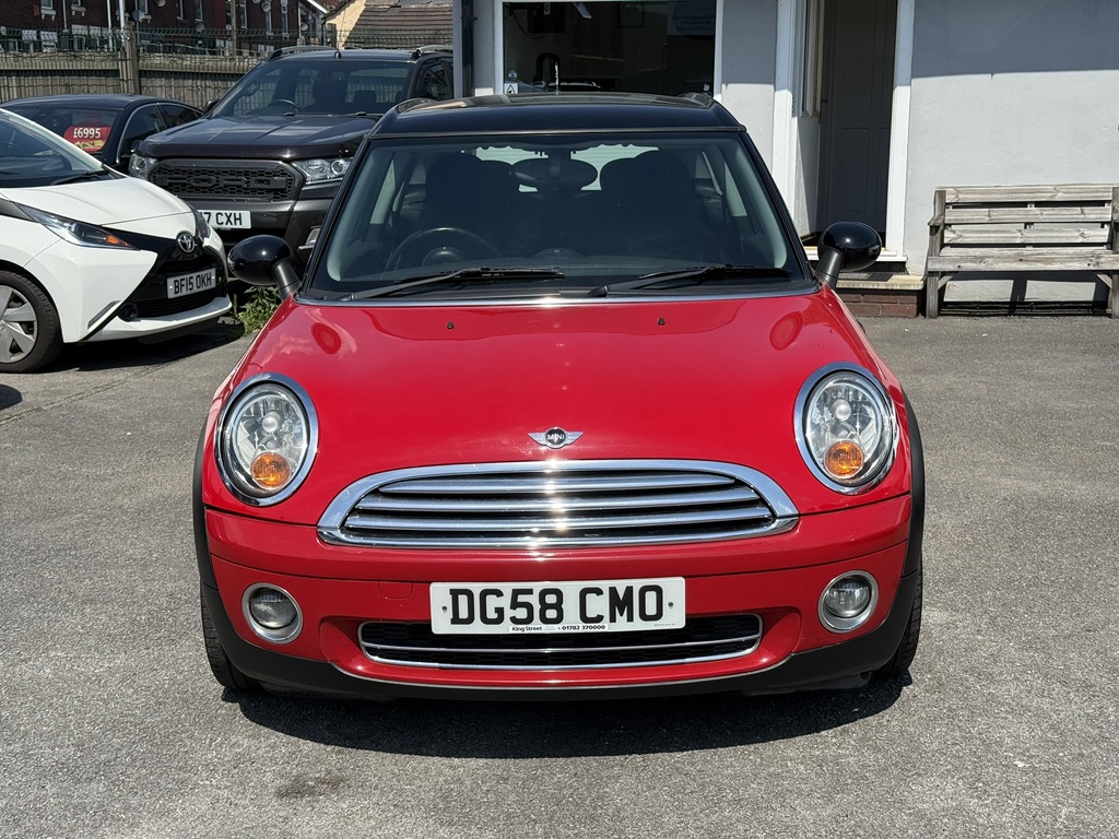 Mini Clubman Cooper 1.6 2008 58 Reg Red #2