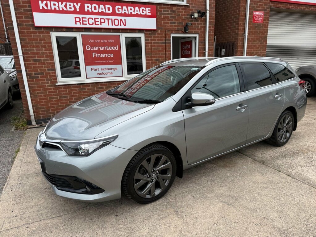 Toyota Auris 1.2 Vvt-i Design Touring Sports Euro 6 Ss Grey