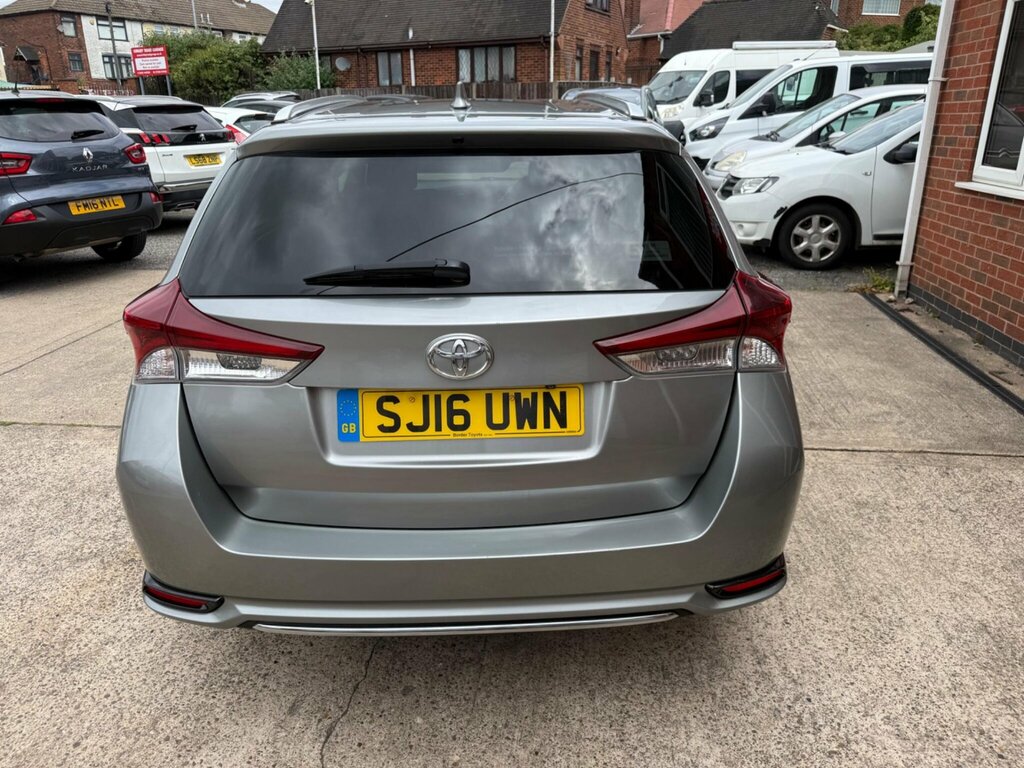 Toyota Auris Auris Design Vvt-i Silver #8
