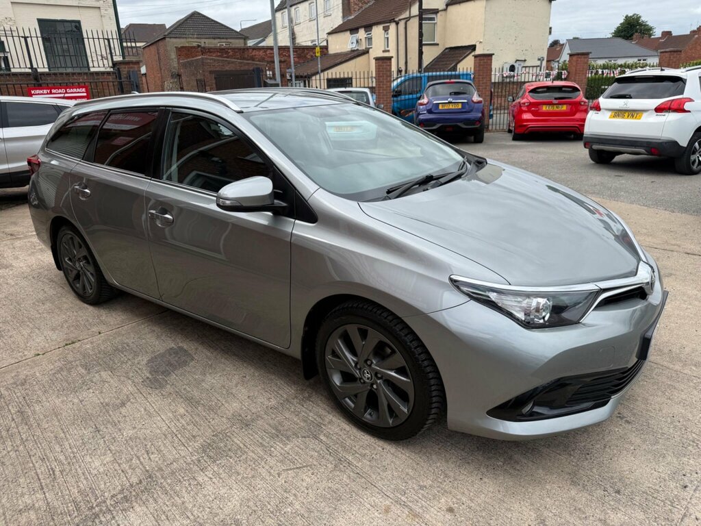 Toyota Auris 1.2 Vvt-i Design Touring Sports Euro 6 Ss Grey #2