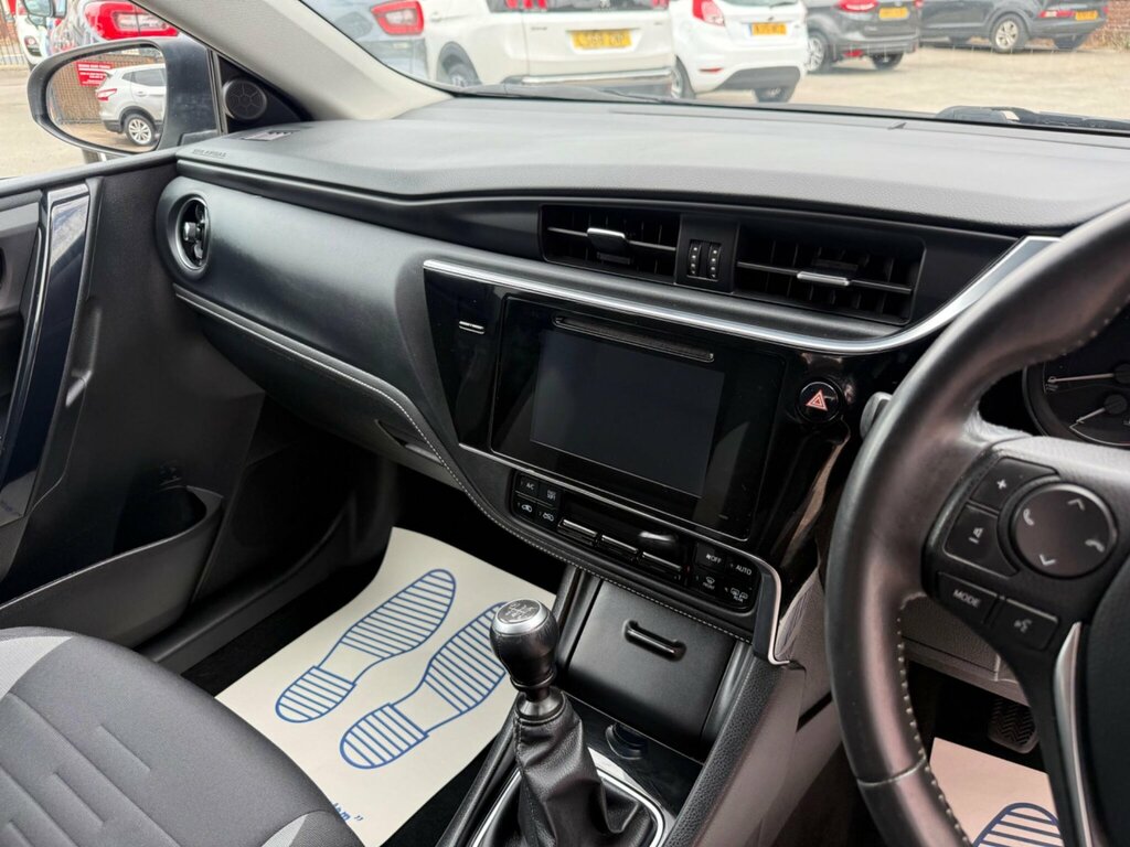 Toyota Auris Auris Design Vvt-i Silver #12