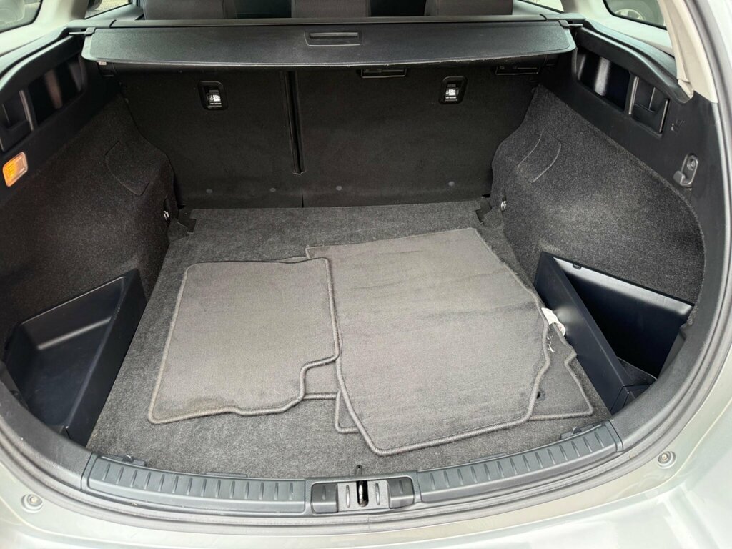 Toyota Auris Auris Design Vvt-i Silver #24