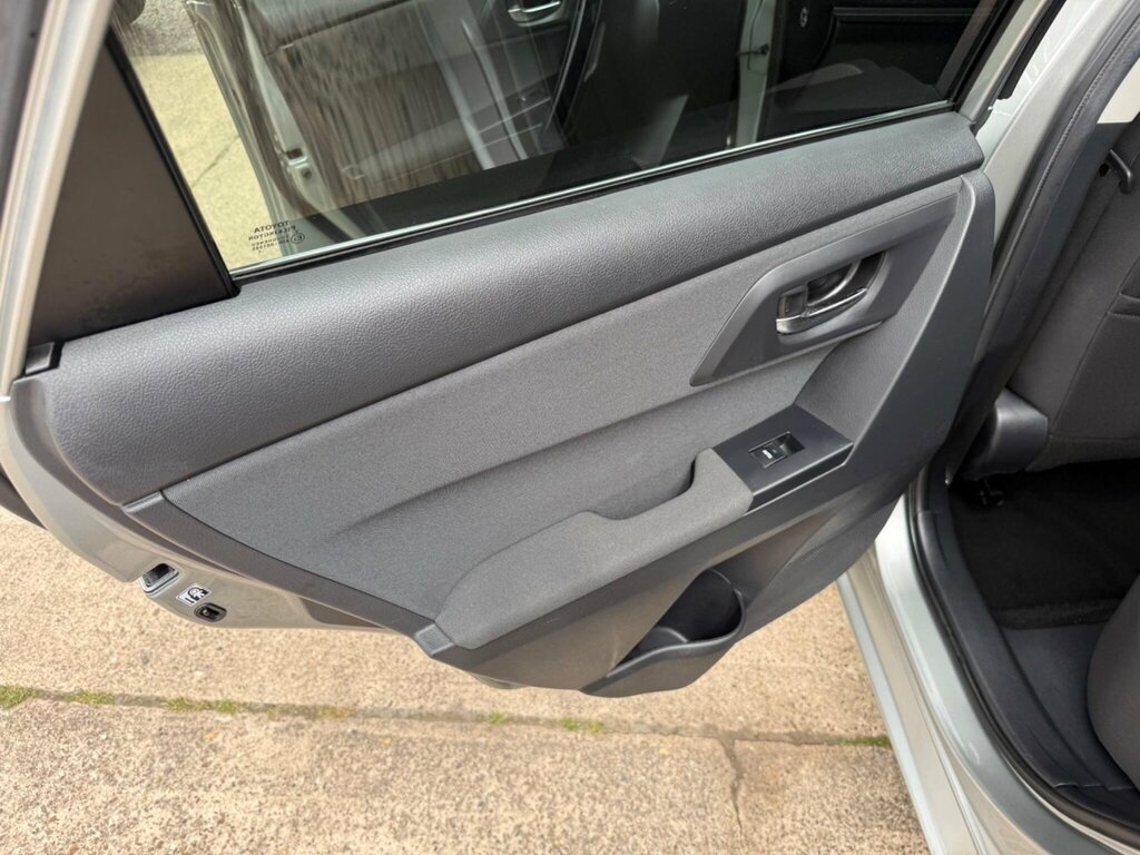 Toyota Auris Auris Design Vvt-i Silver #25